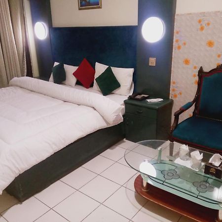 Hotel New Mid City Multan Extérieur photo