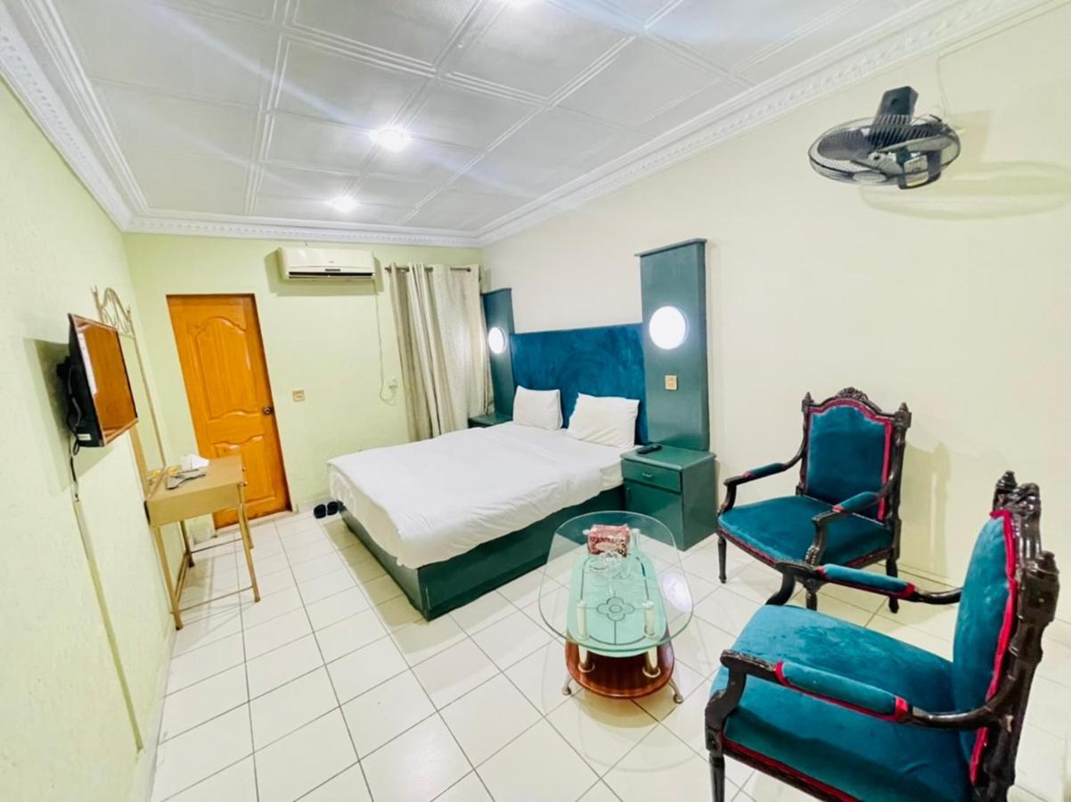 Hotel New Mid City Multan Extérieur photo