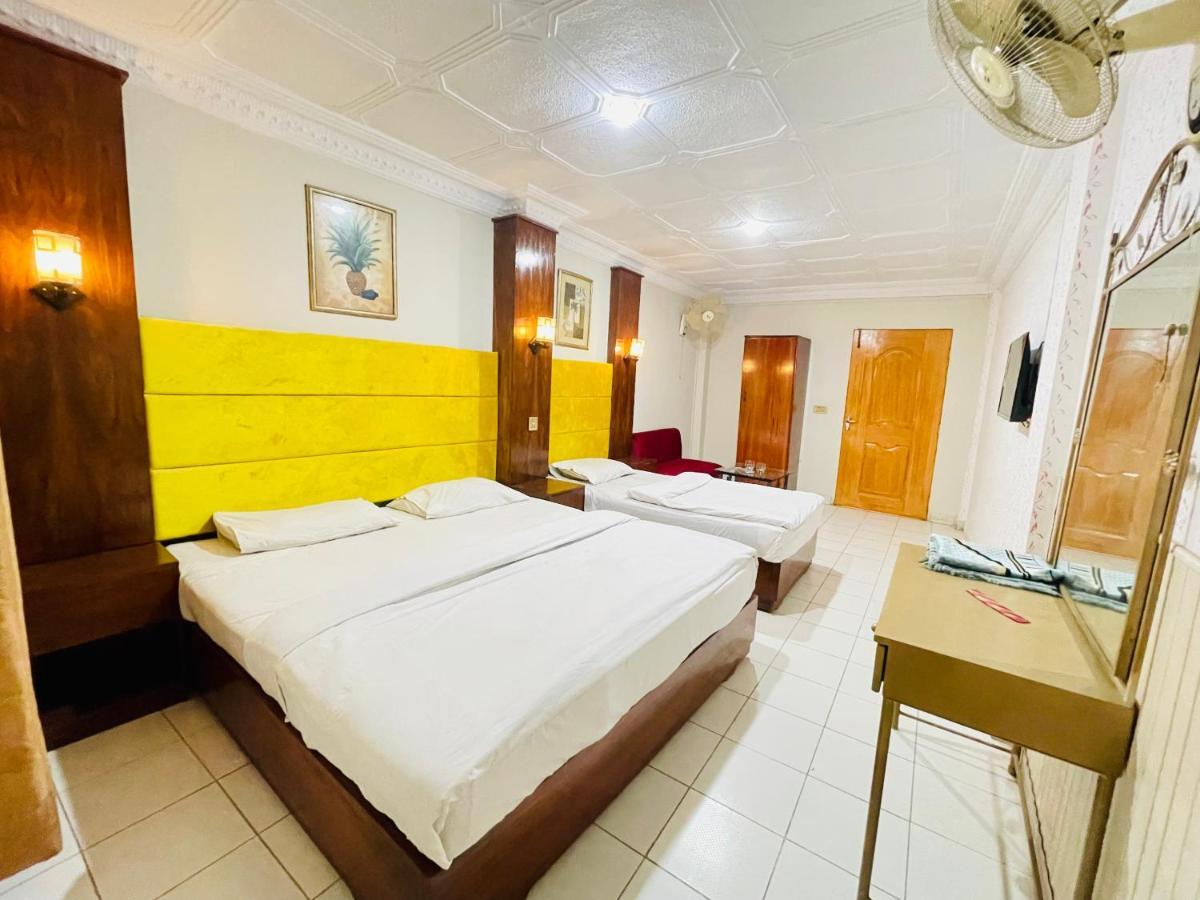 Hotel New Mid City Multan Extérieur photo