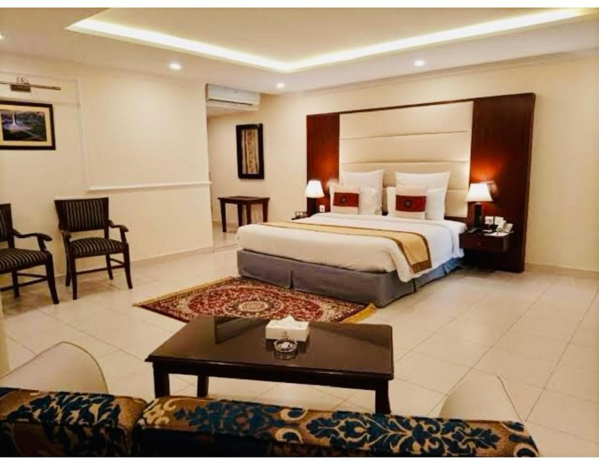 Hotel New Mid City Multan Extérieur photo