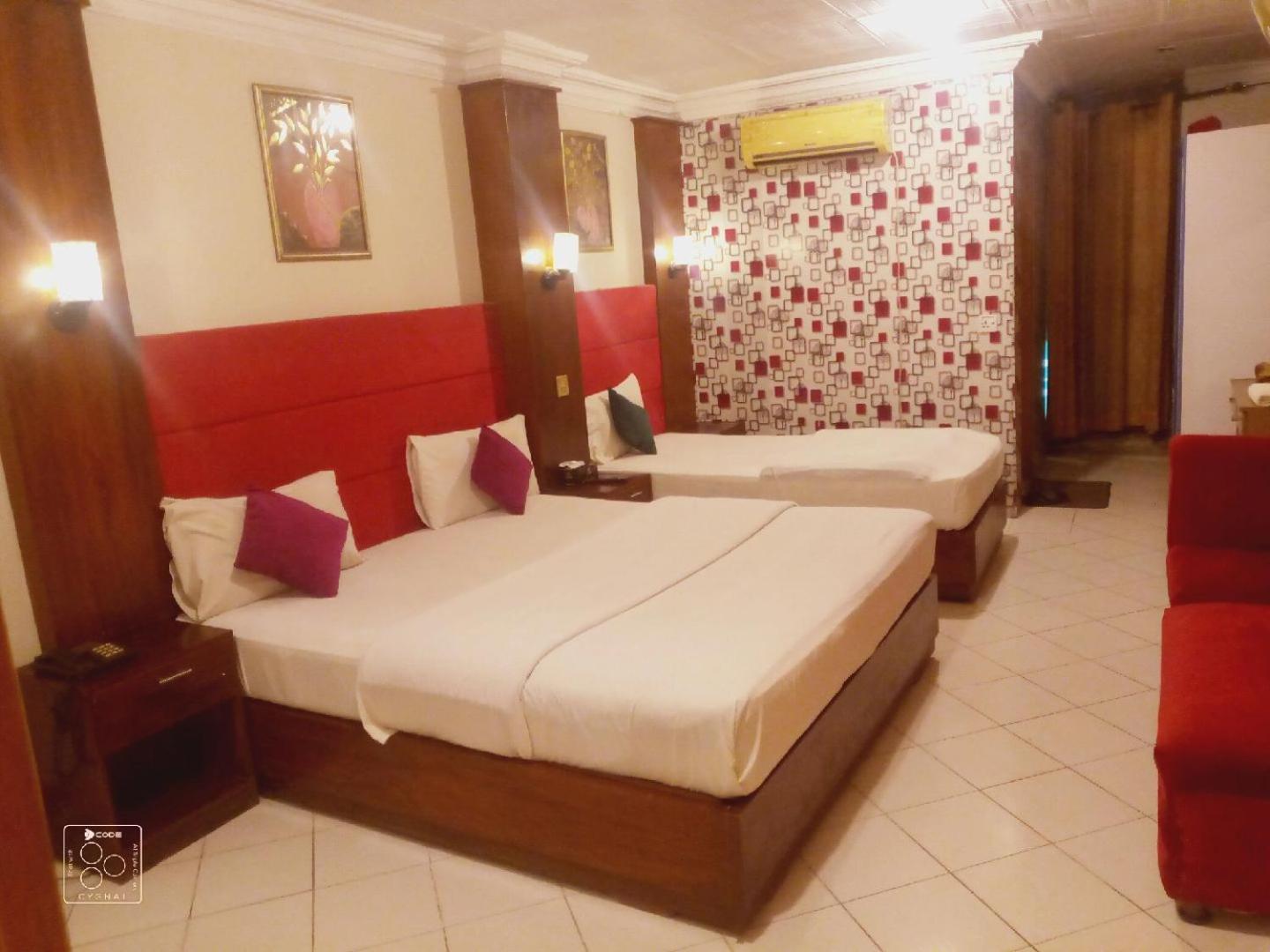 Hotel New Mid City Multan Extérieur photo