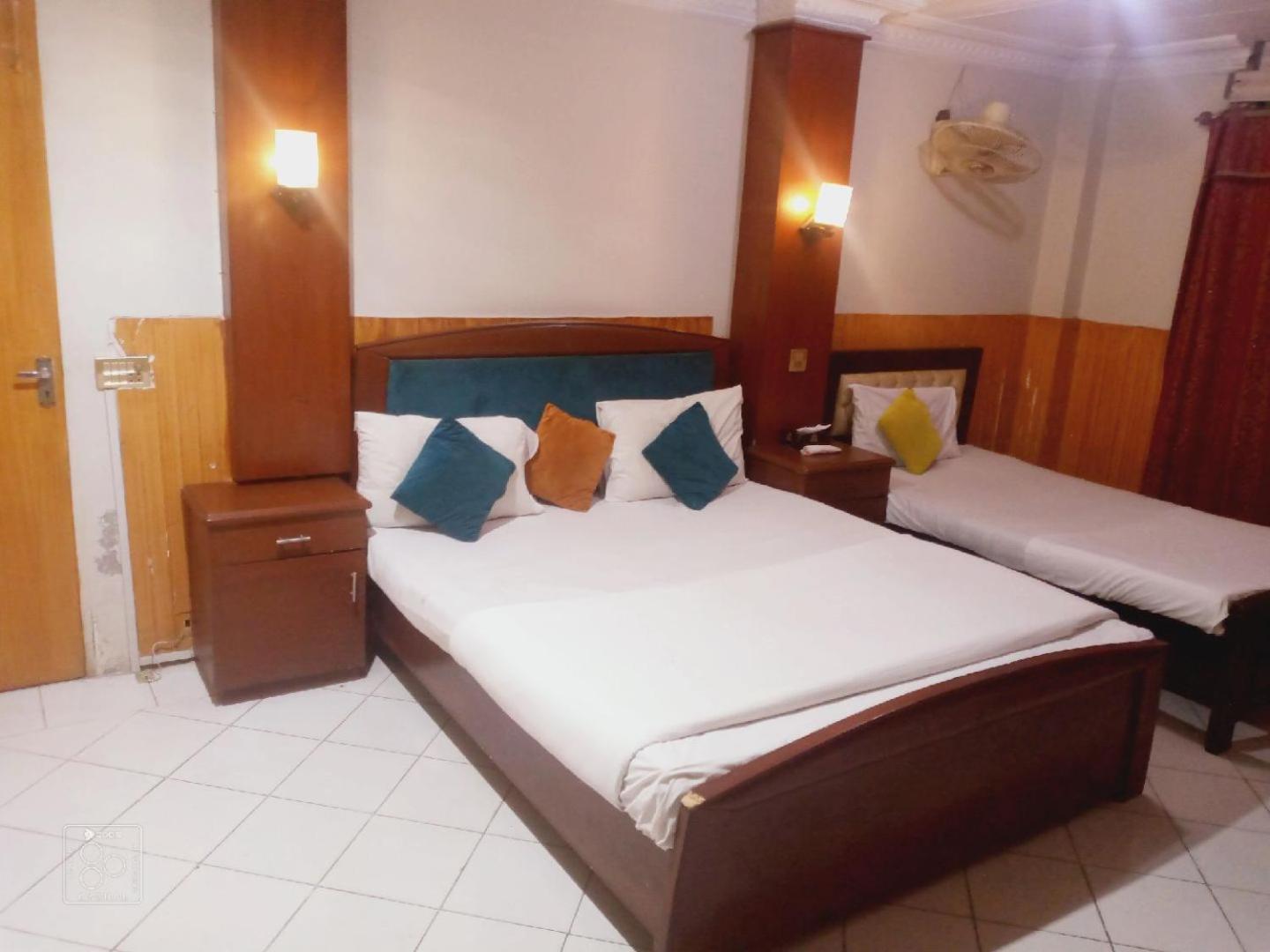 Hotel New Mid City Multan Extérieur photo